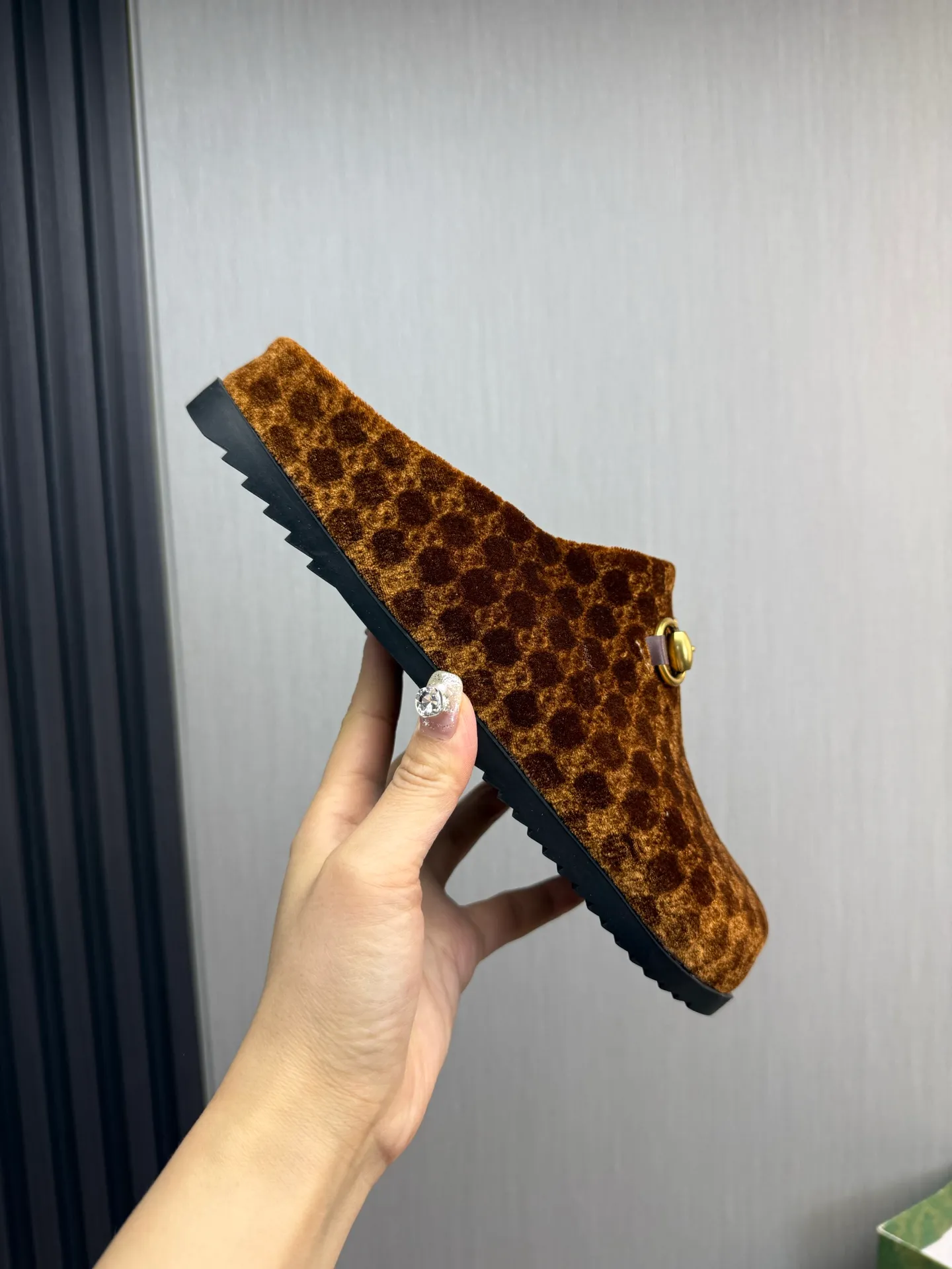 Men's men's shoes💰Pili 420💰Maoli 460💰 ＧＵＣＣＩGucci. Popular couple slippers hot sale🩷💚 🩴Official website one to one production 35-45 size 45 46 🉑️Customized!